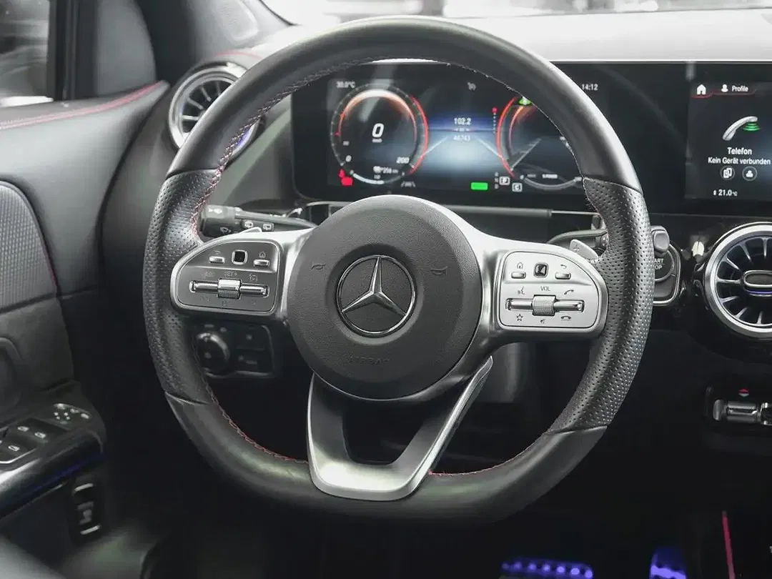 Mercedes-Benz EQA 250 AMG Night - Thumbnail 8