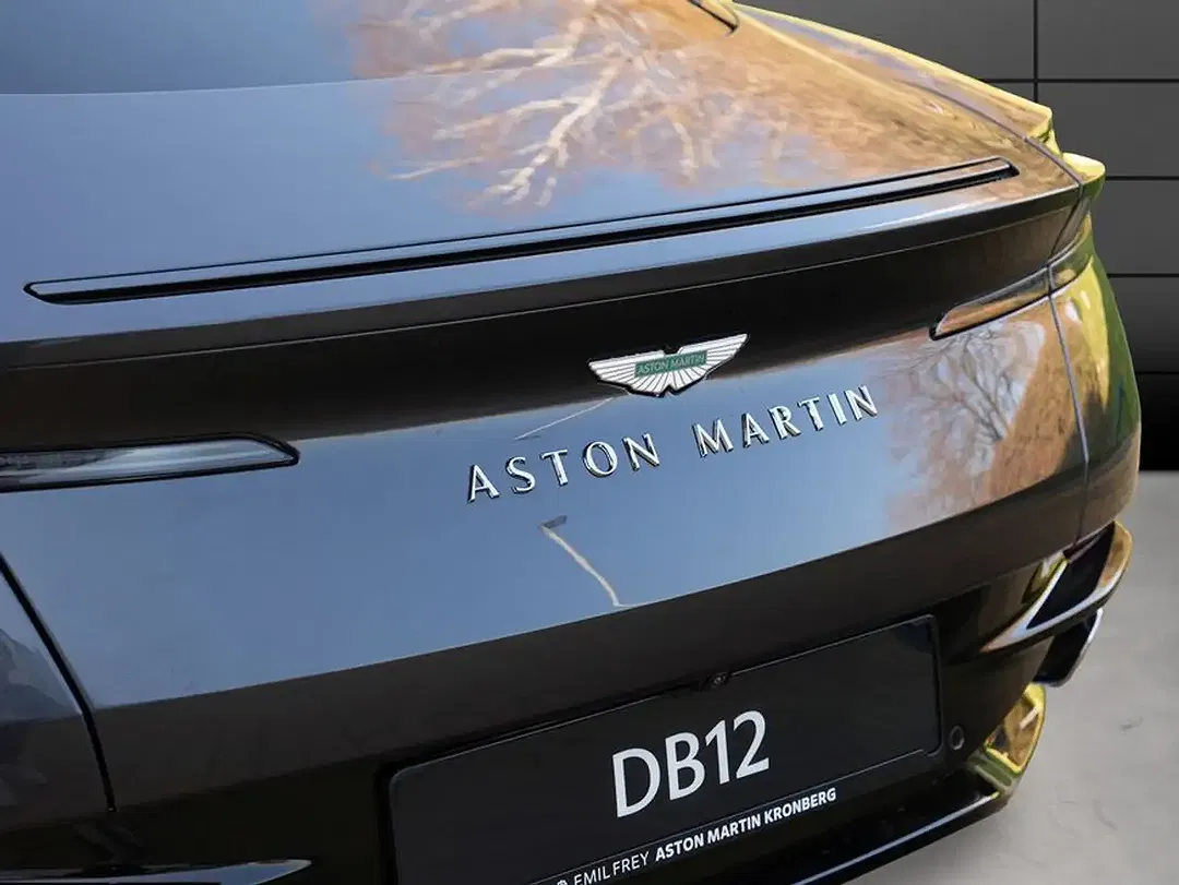 Aston Martin DB12 Coupe - foto 30