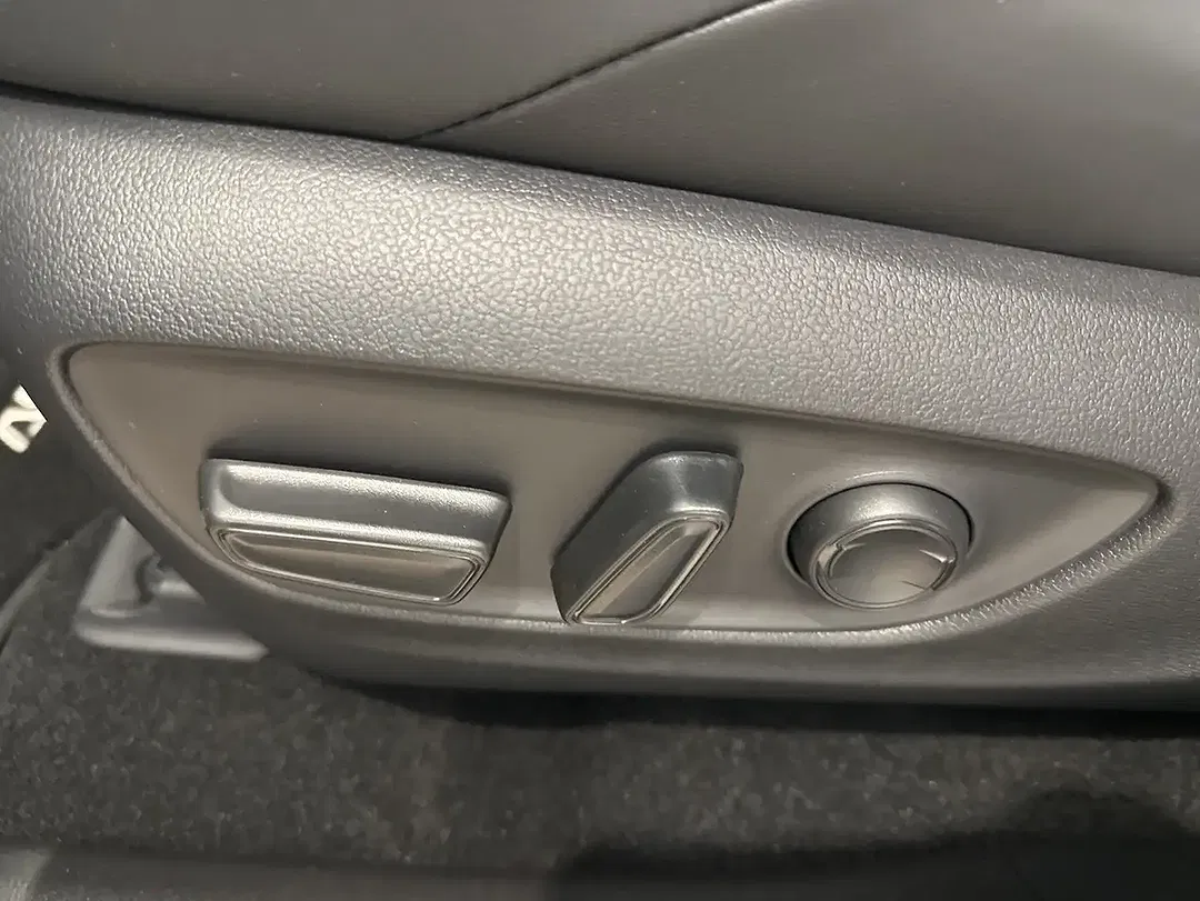 Suzuki Across Hybrid Comfort+ - Thumbnail 12