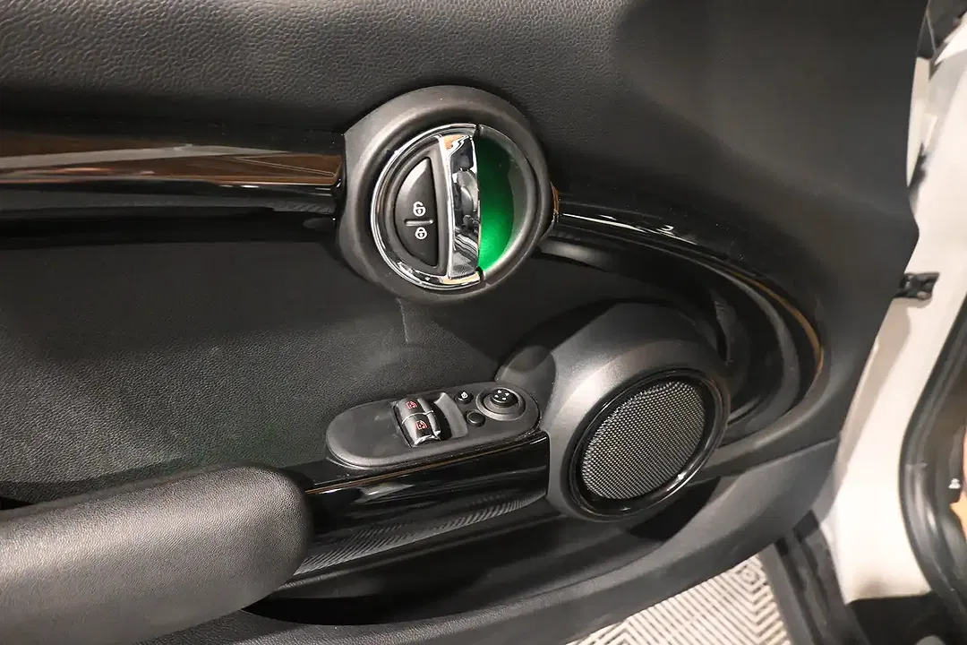 MINI Cooper SE - Thumbnail 10