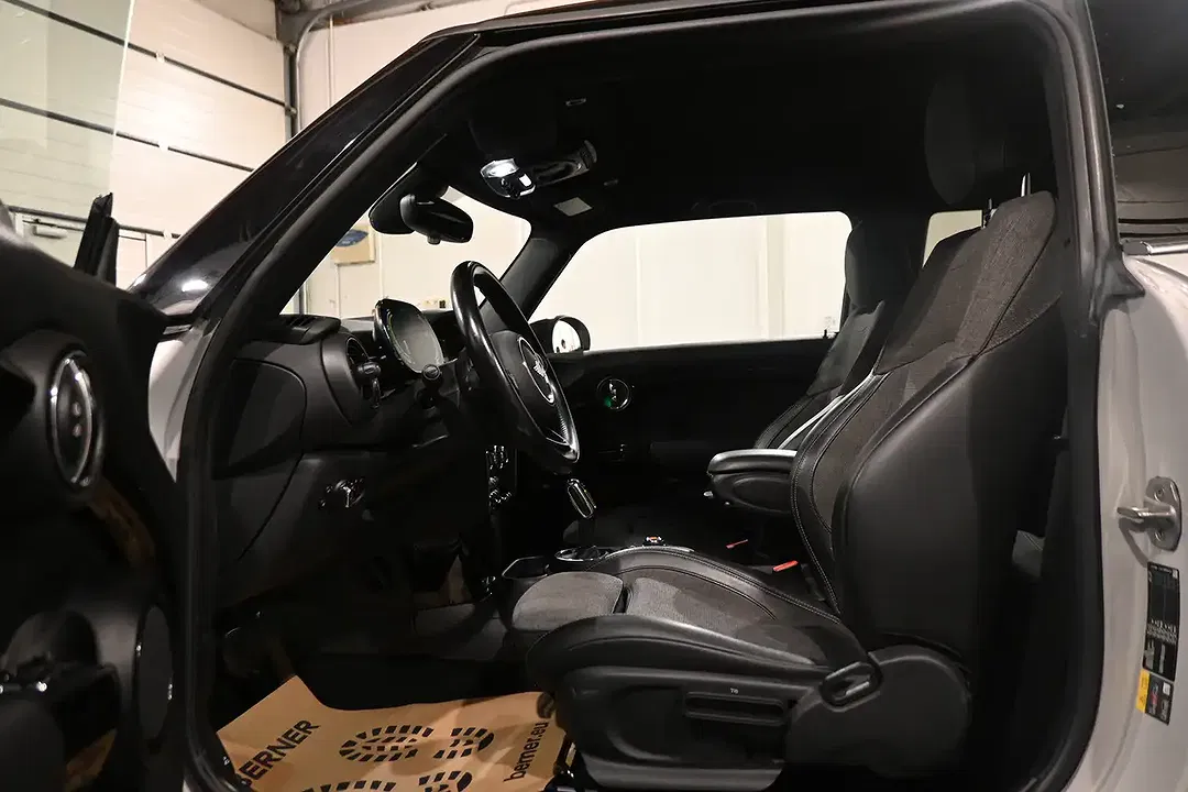 MINI Cooper SE - Thumbnail 11