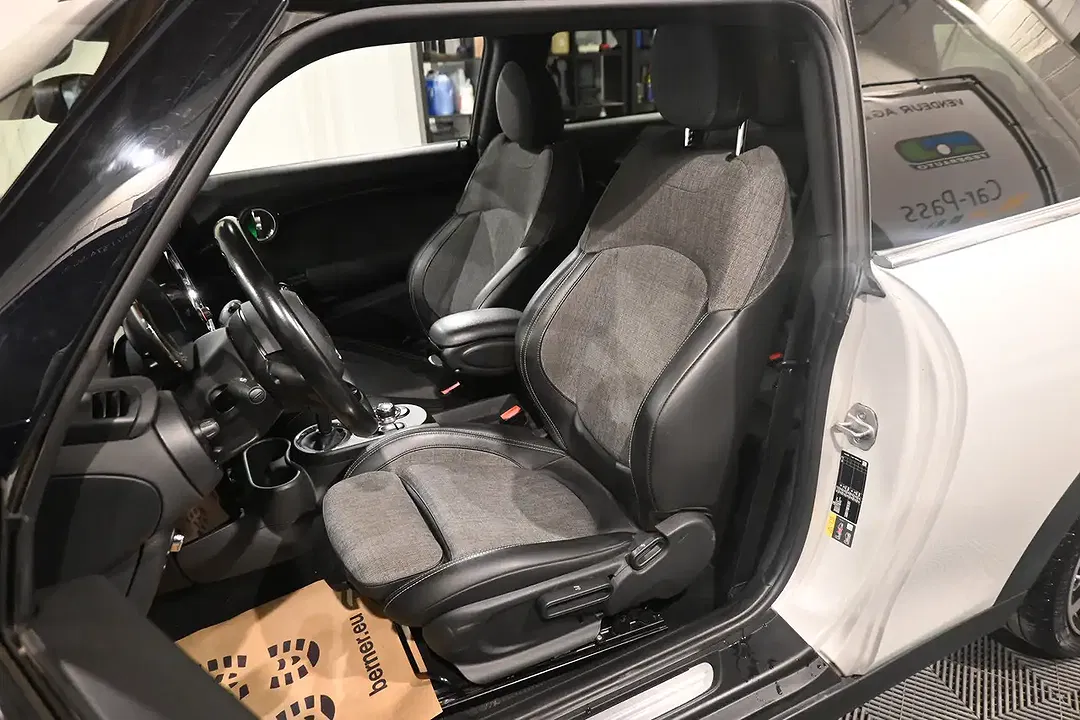 MINI Cooper SE - Thumbnail 12