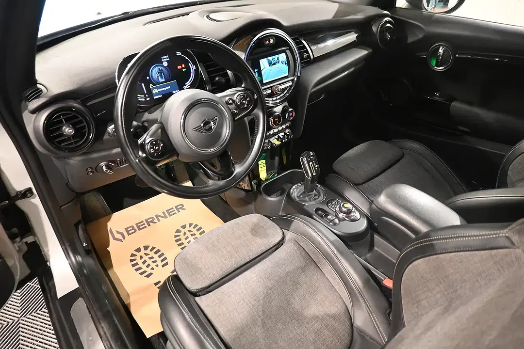 MINI Cooper SE - Thumbnail 14
