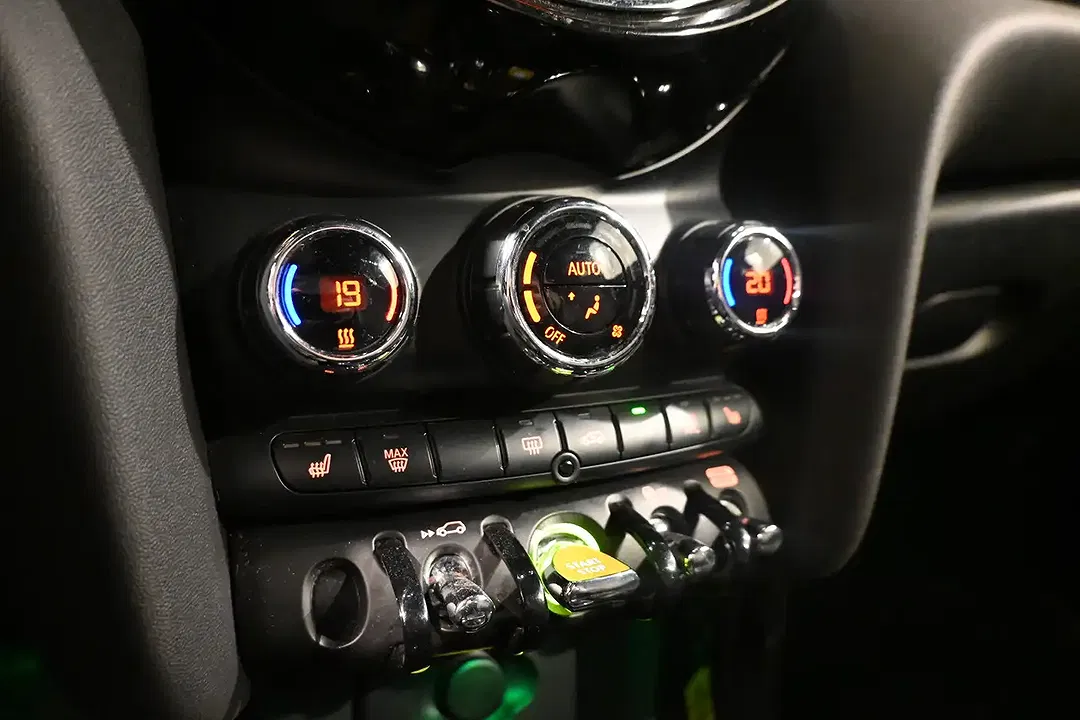 MINI Cooper SE - Thumbnail 15