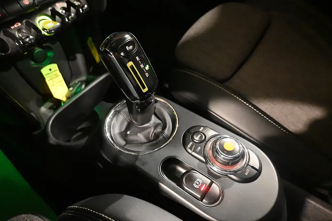 MINI Cooper SE - Thumbnail 16