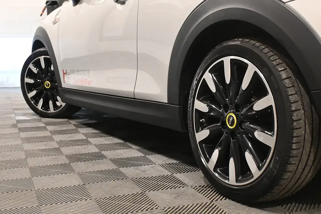 MINI Cooper SE - Thumbnail 9