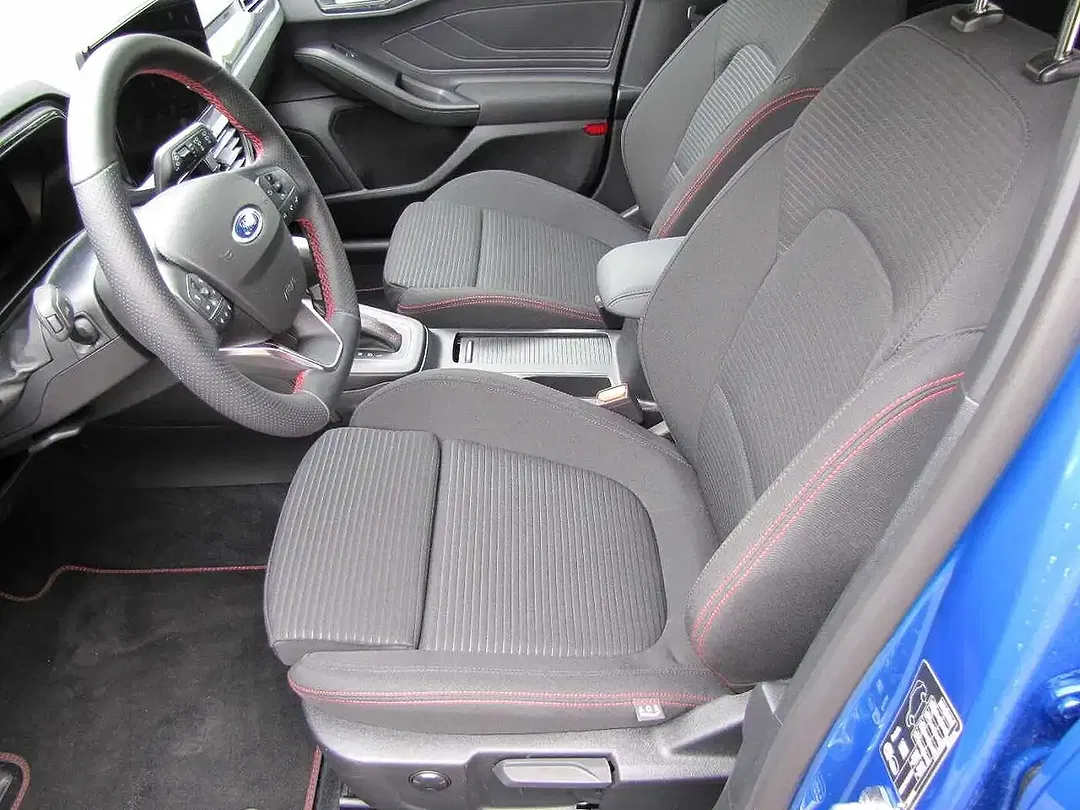Ford Focus ST-Line X - Thumbnail 9