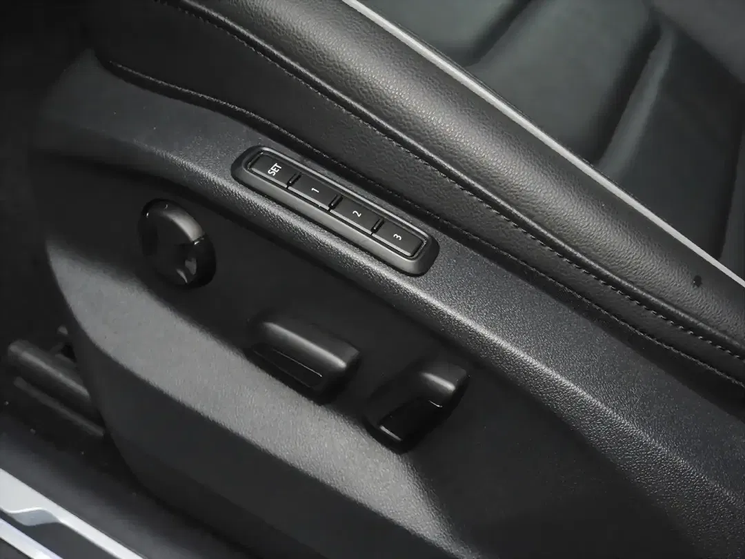Volkswagen Tiguan 2.0 TDI 4Motion Elegance - Thumbnail 12