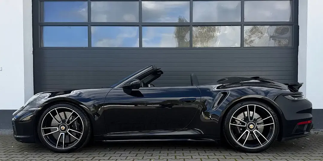 Porsche 992 Turbo S Cabriolet - Thumbnail 3