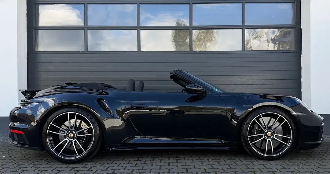 Porsche 992 Turbo S Cabriolet - Thumbnail 4