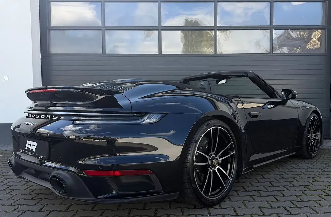 Porsche 992 Turbo S Cabriolet - Thumbnail 5