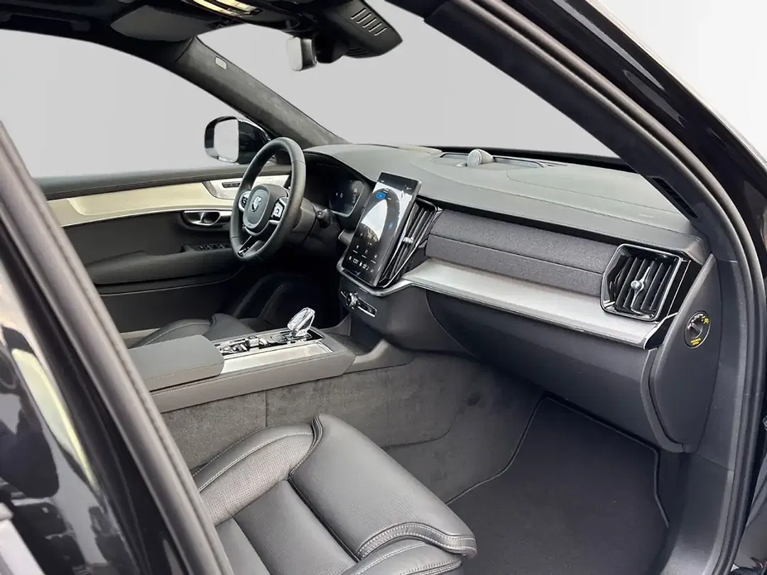 Volvo XC90 T8 AWD Recharge Ultra Black Edition - Thumbnail 3