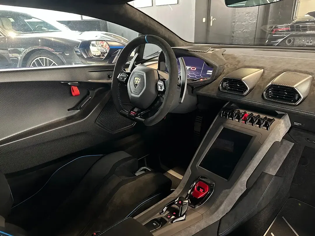 Lamborghini Huracán STO - Thumbnail 31