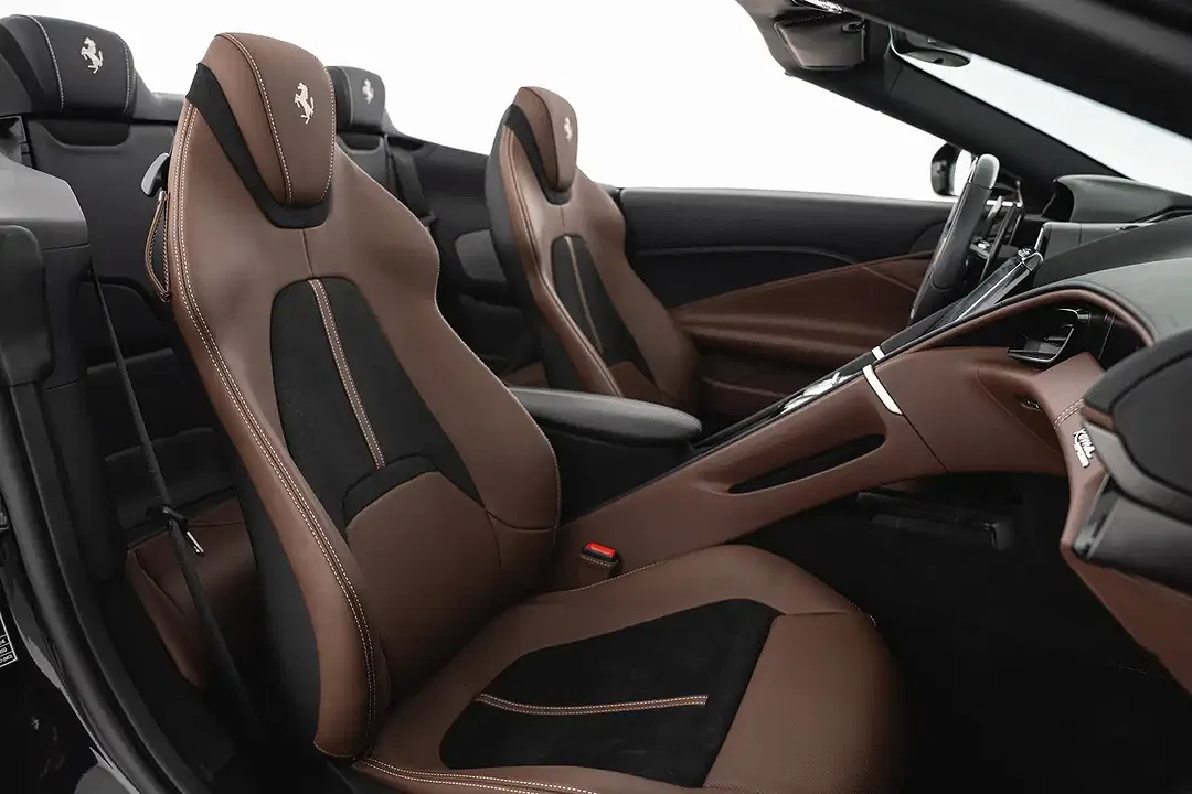 Ferrari Roma Spider - Thumbnail 13
