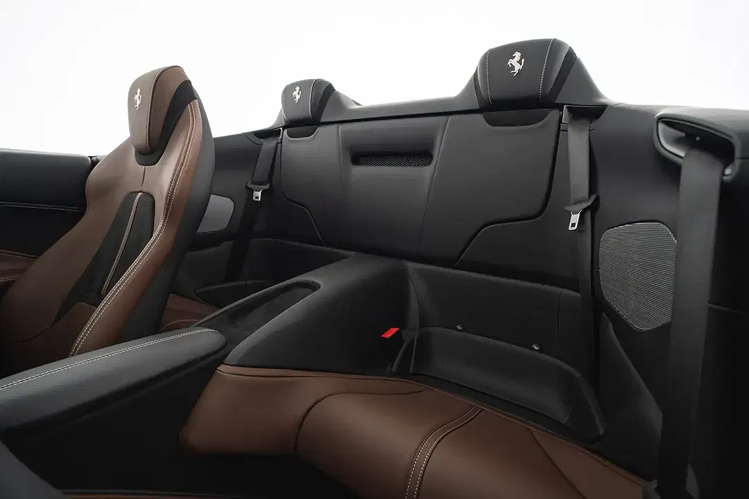 Ferrari Roma Spider - Thumbnail 14