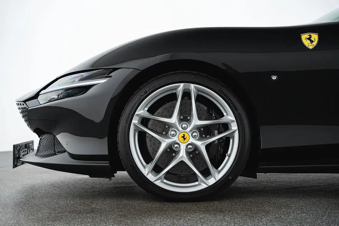 Ferrari Roma Spider - Thumbnail 9