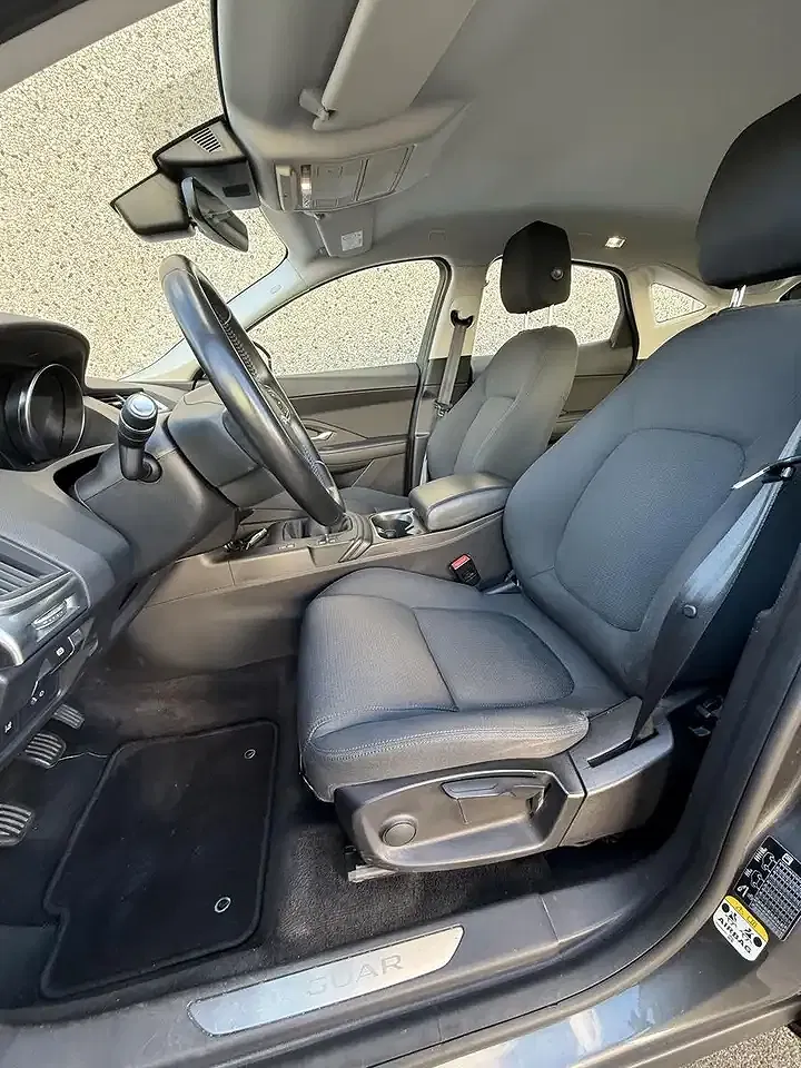 Jaguar E-Pace D150 - Thumbnail 11