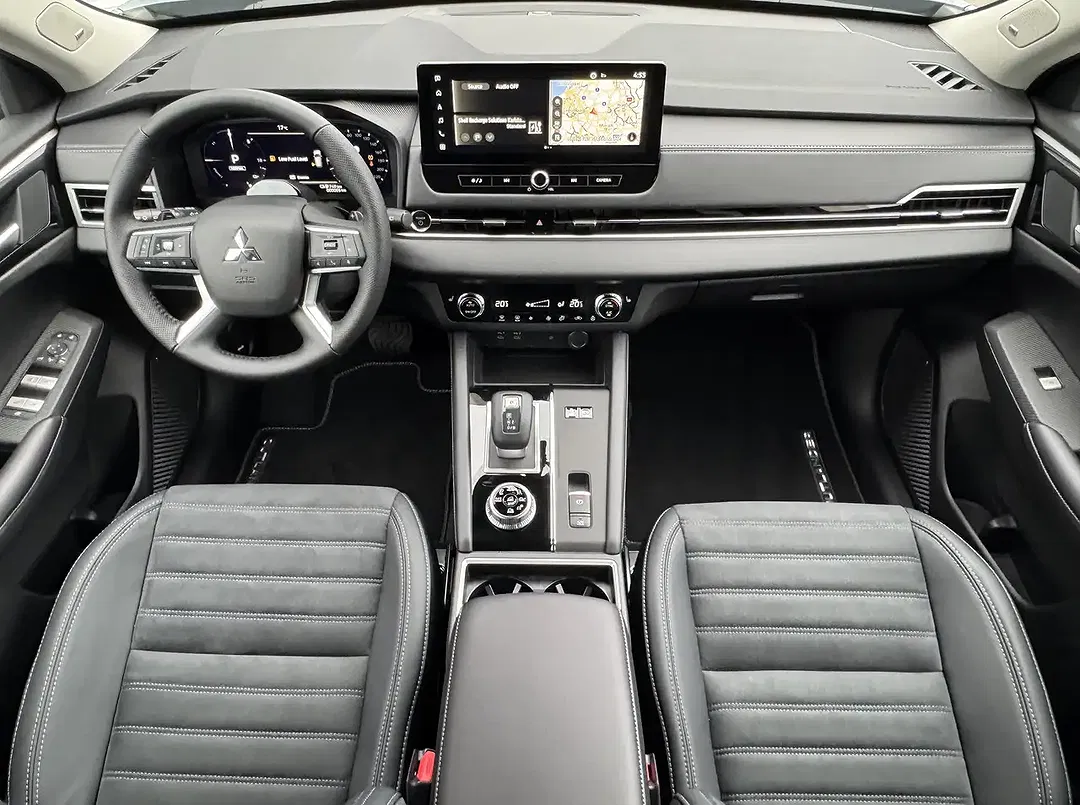 Mitsubishi Outlander 2.4 PHEV Plus - Thumbnail 10