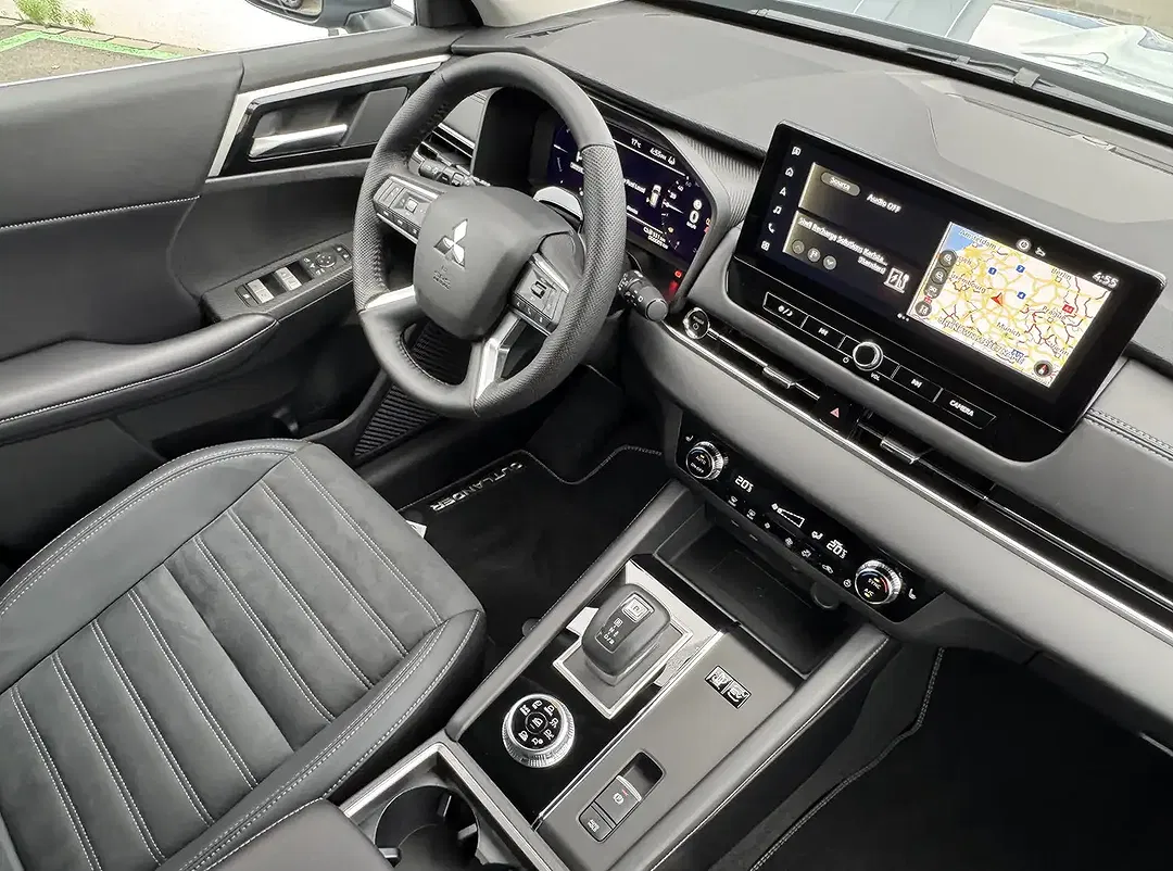 Mitsubishi Outlander 2.4 PHEV Plus - Thumbnail 11