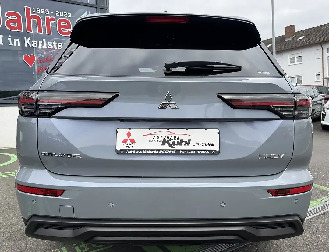 Mitsubishi Outlander 2.4 PHEV Plus - Thumbnail 6