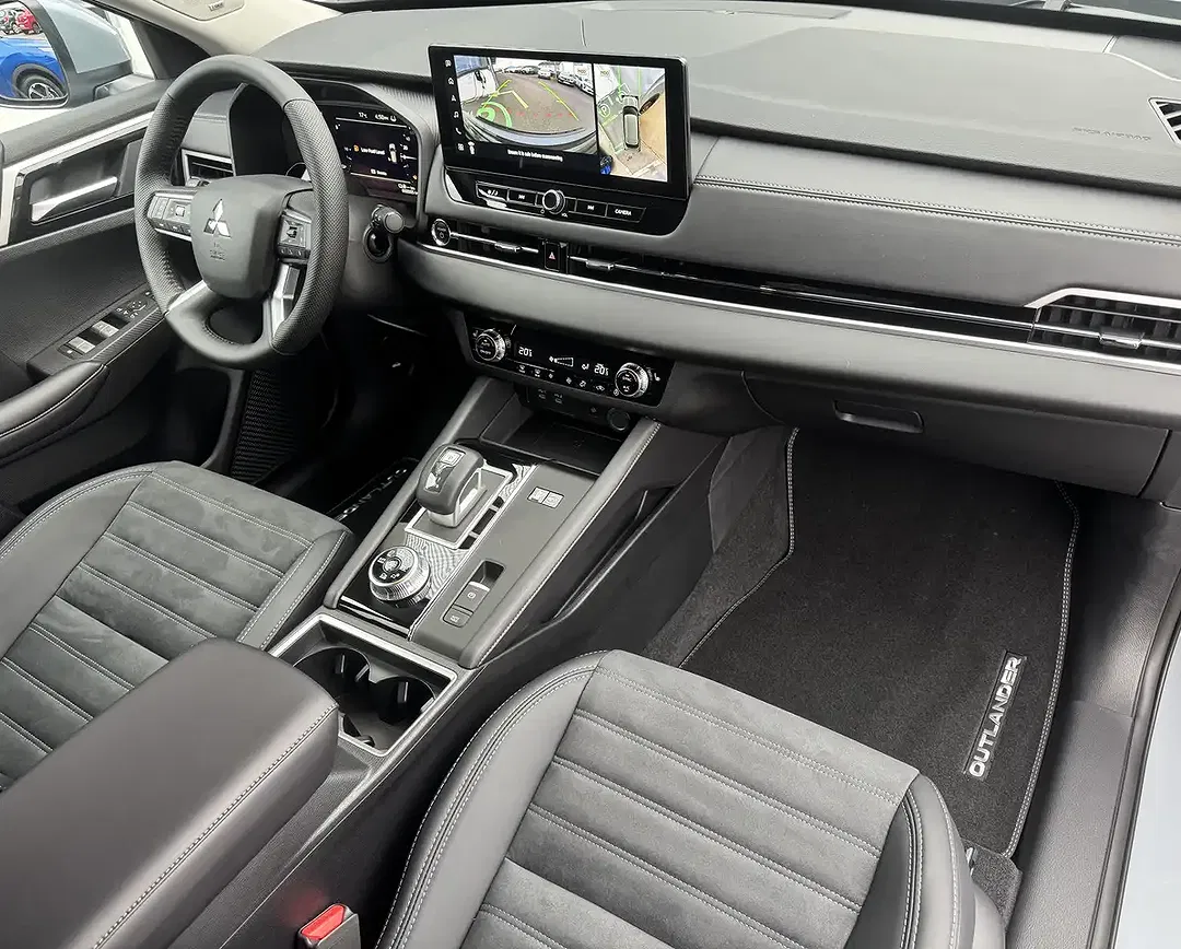Mitsubishi Outlander 2.4 PHEV Plus - Thumbnail 8