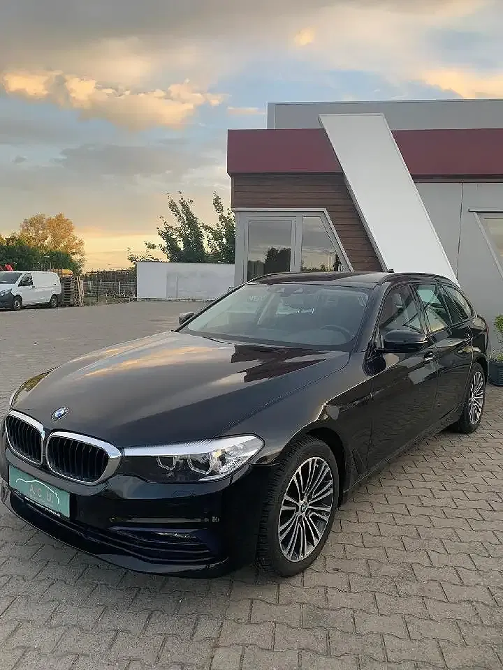 BMW 520 Sport Line - Thumbnail 2
