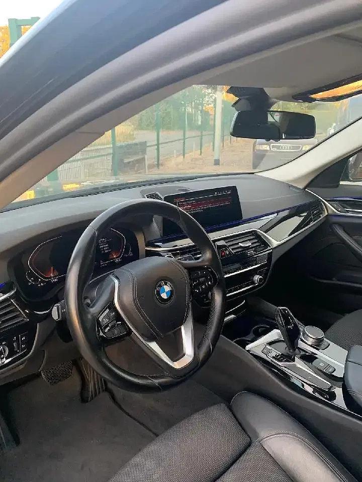 BMW 520 Sport Line - Thumbnail 9