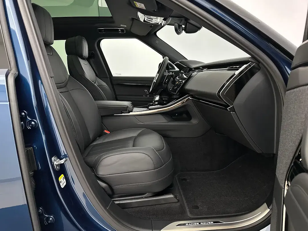 Land Rover Range Rover Sport 4x4 Dynamic SE - Thumbnail 3