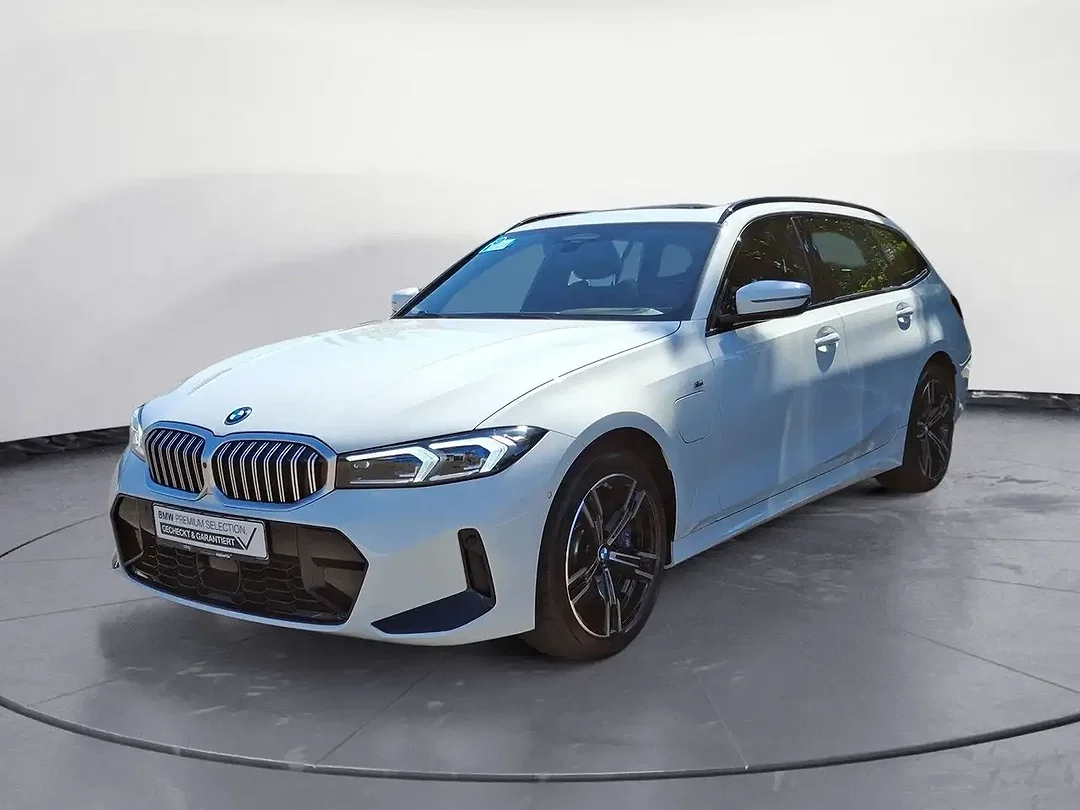 BMW 330 Touring M Sport - Afbeelding 1