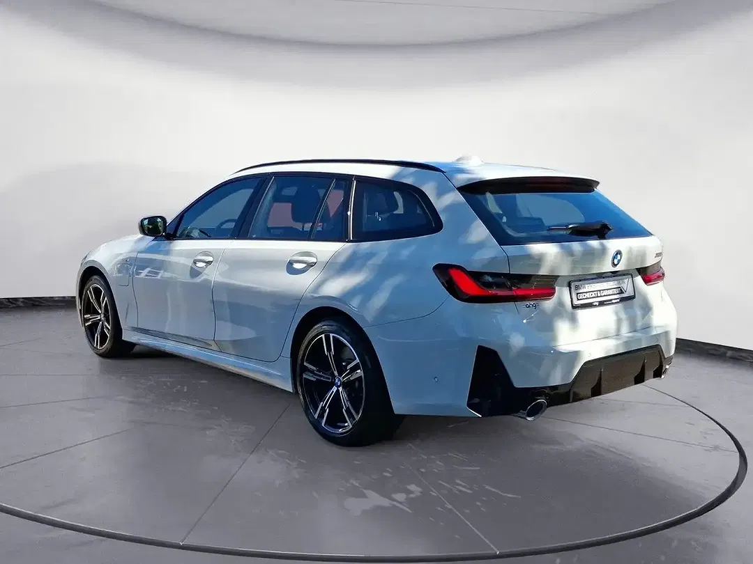 BMW 330 Touring M Sport - Thumbnail 3