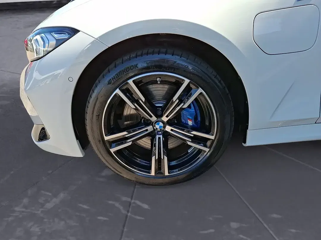 BMW 330 Touring M Sport - Thumbnail 6