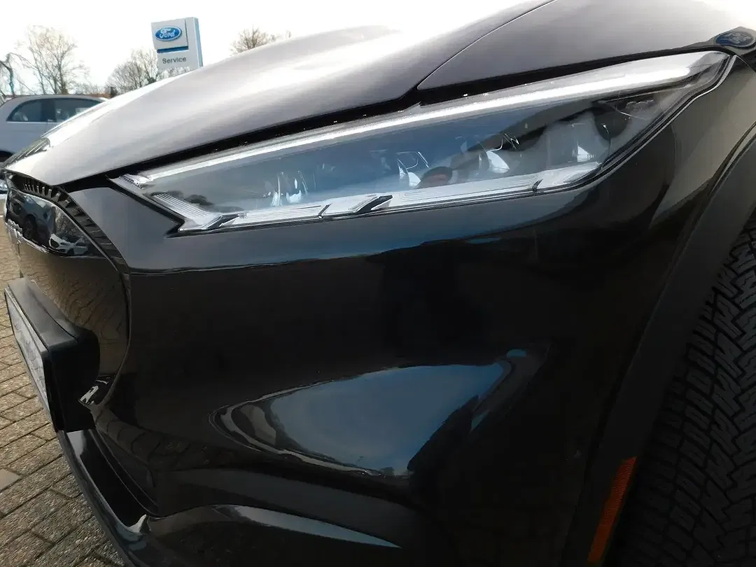 Ford Mustang Mach-E - Thumbnail 3