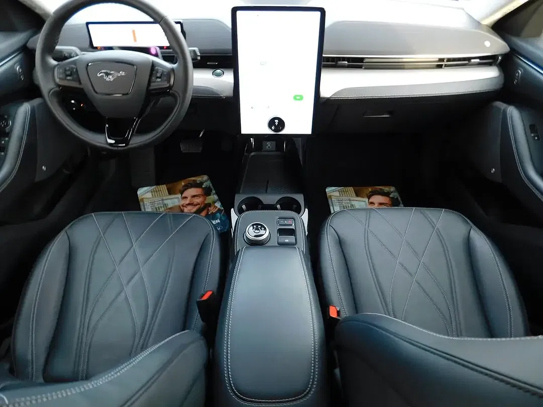 Ford Mustang Mach-E - Thumbnail 4