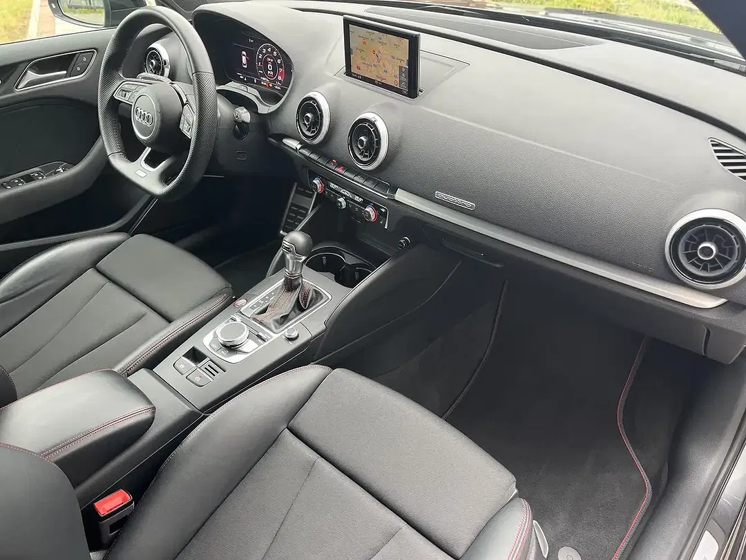 Audi S3 quattro Sportback - Thumbnail 12