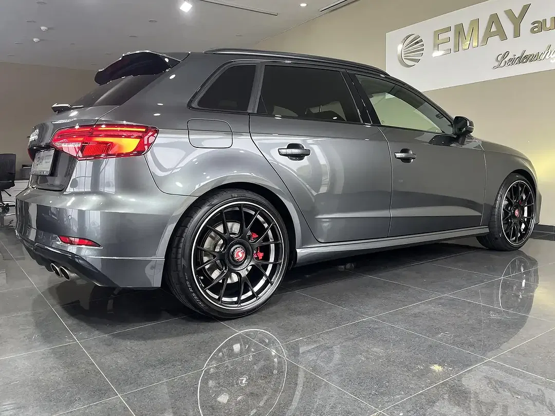 Audi S3 quattro Sportback - Thumbnail 8