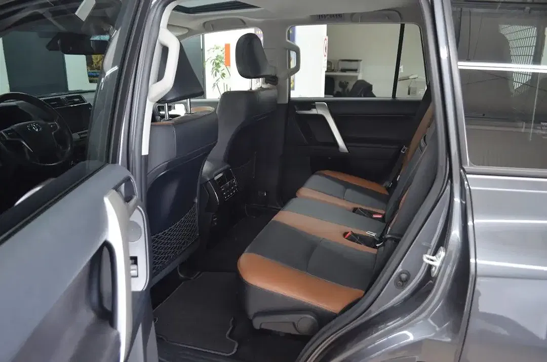 Toyota Land Cruiser 2.8 D-4D AUT - Thumbnail 7