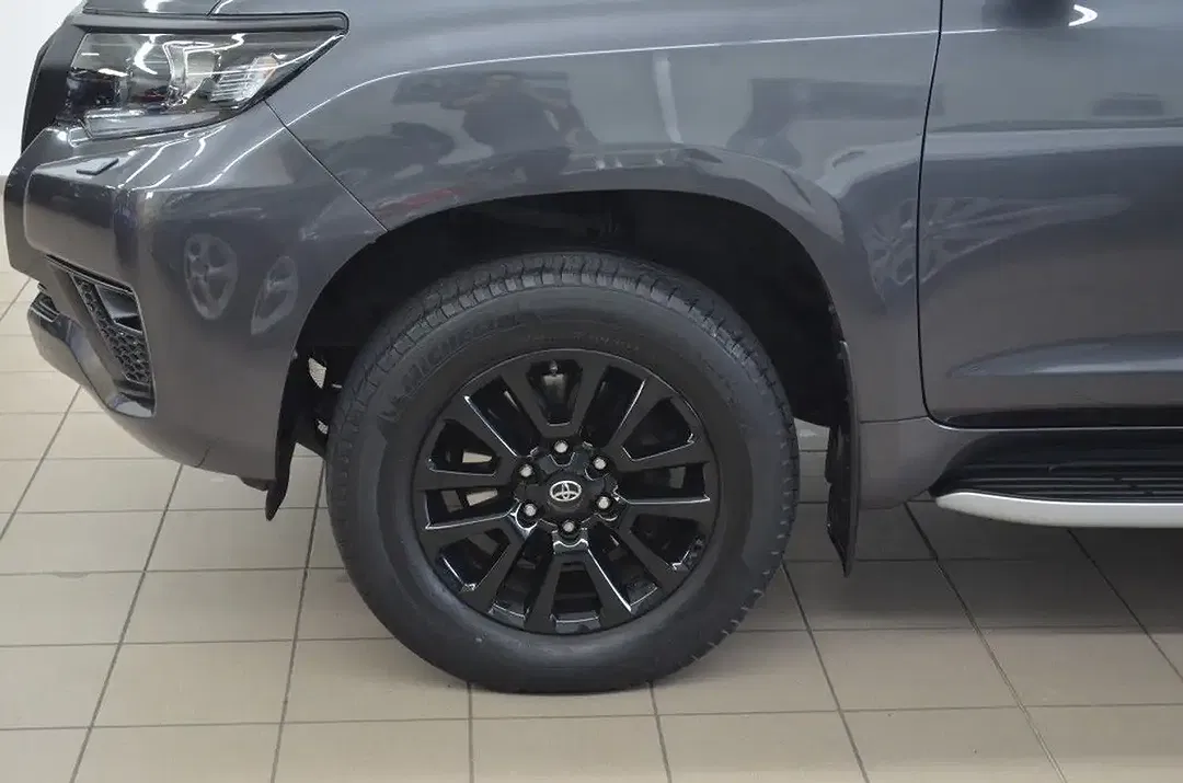 Toyota Land Cruiser 2.8 D-4D AUT - Thumbnail 3