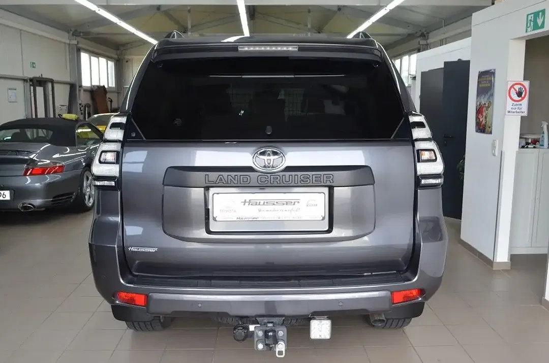 Toyota Land Cruiser 2.8 D-4D AUT - Thumbnail 4