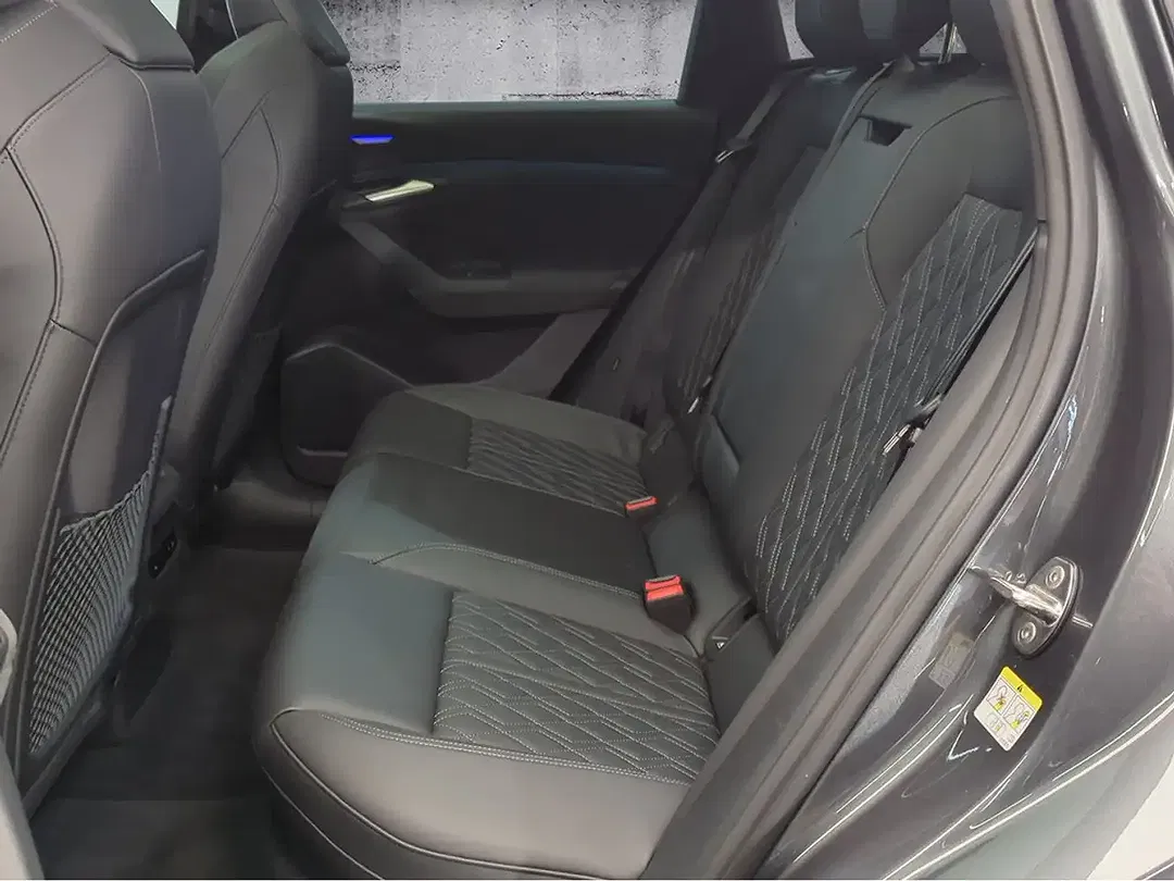 Audi SQ6 e-tron quattro Matrix LED - Thumbnail 11