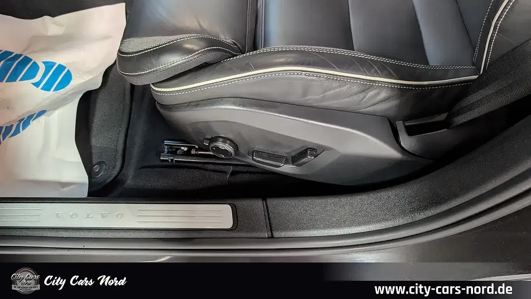 Volvo S60 AWD Ultimate Dark - Thumbnail 14