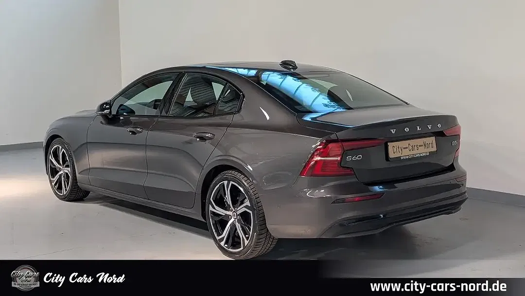 Volvo S60 AWD Ultimate Dark - Thumbnail 4