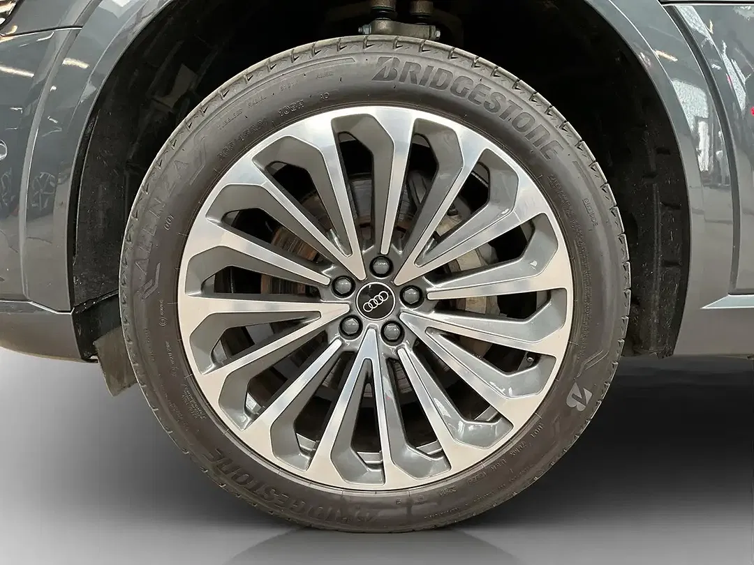 Audi Q8 e-tron 55 quattro advanced Premium - Thumbnail 8