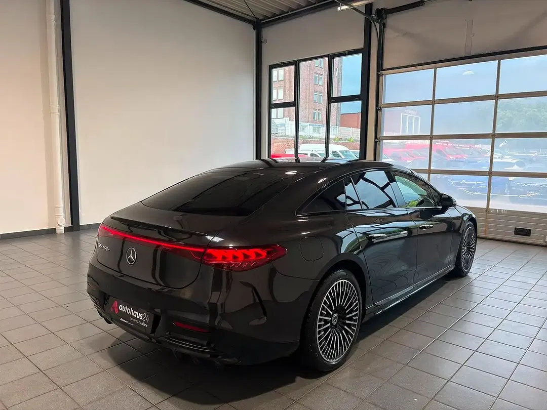 Mercedes-Benz EQS 450 AMG Line - Thumbnail 5