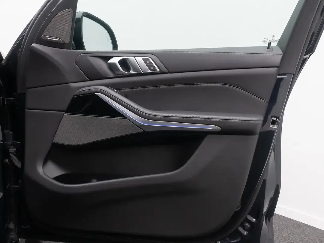 BMW X5 M - Thumbnail 32