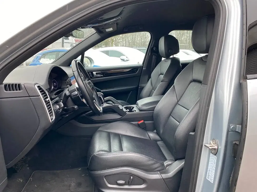 Porsche Cayenne E-Hybrid - Thumbnail 10