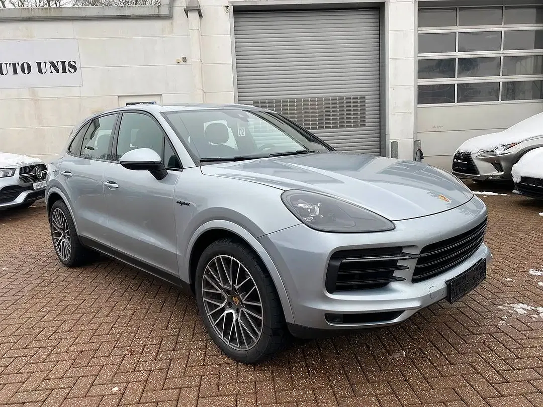 Porsche Cayenne E-Hybrid - Thumbnail 3