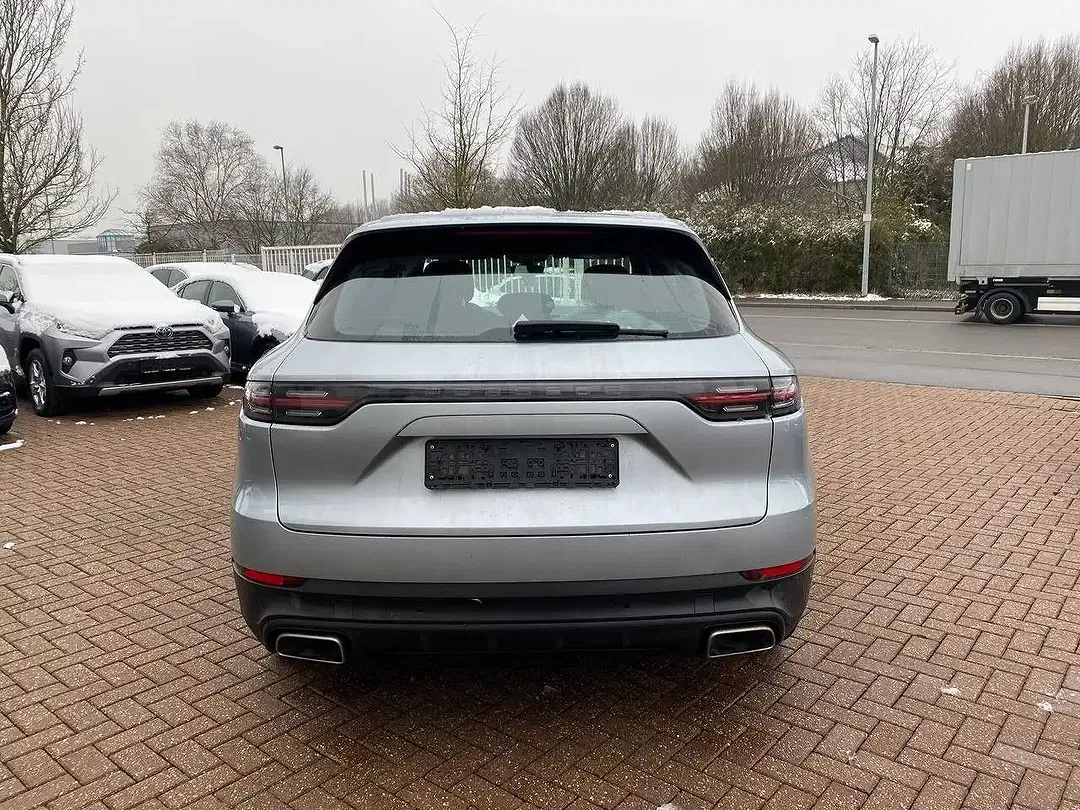 Porsche Cayenne E-Hybrid - Thumbnail 5