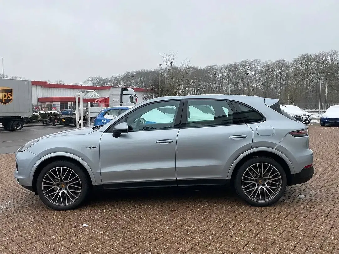 Porsche Cayenne E-Hybrid - Thumbnail 8