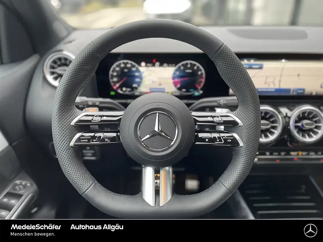 Mercedes-Benz GLA 200 AMG Night - Thumbnail 4