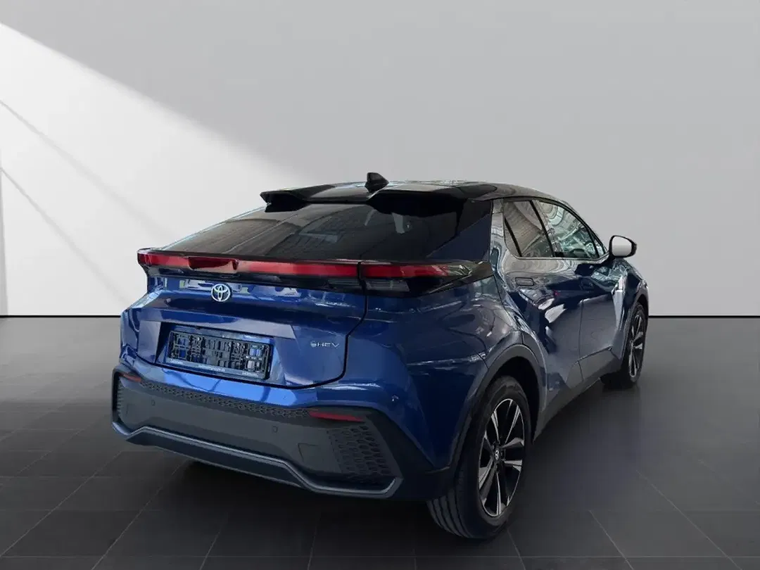 Toyota C-HR Hybrid Teamplayer - Thumbnail 4